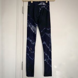 Snake print blue workout leggings